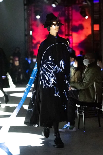 Look 27